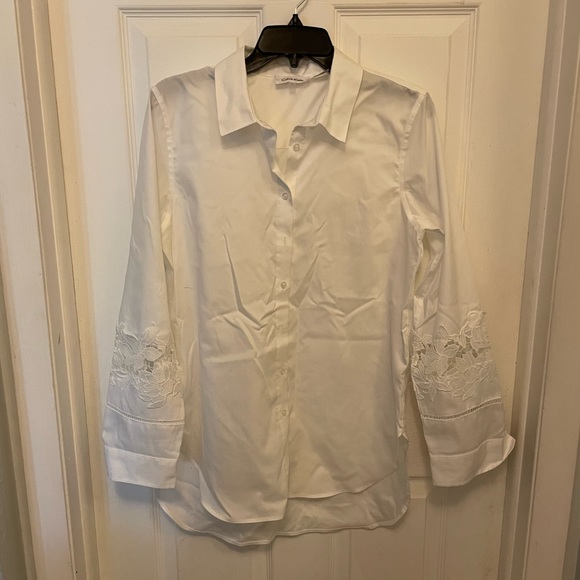 Calvin Klein  white button up white lace floral sleeves blouse - Picture 1 of 9